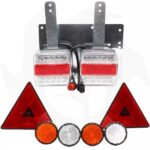 Kit completo di fanali a led e catadiottri triangolari montati su supporto magnetico - immagine 2
