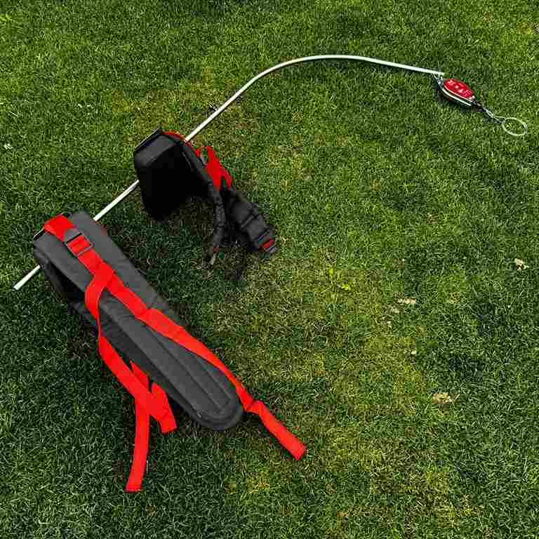 Supporto con zaino defaticatore per tagliasiepi - immagine 1